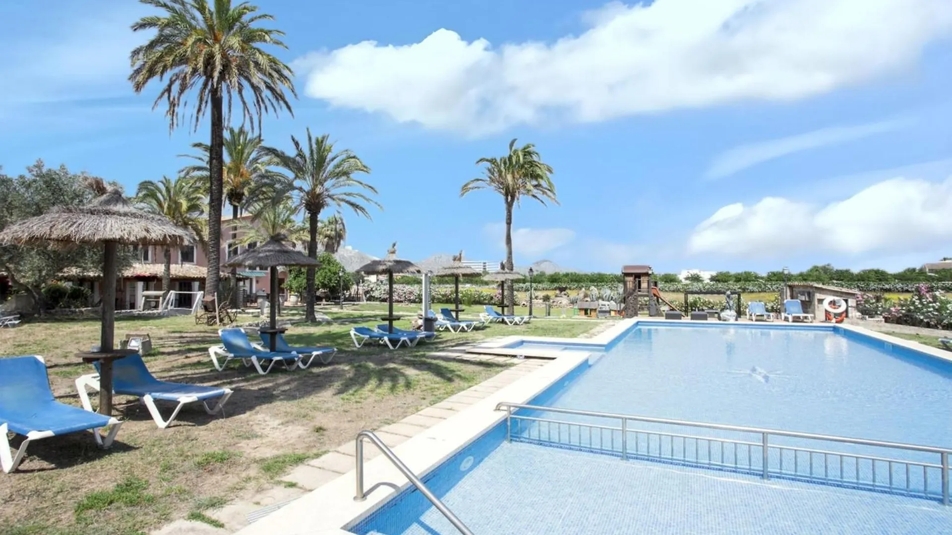 Spacious Apartment In Pollenca With Shared Pool